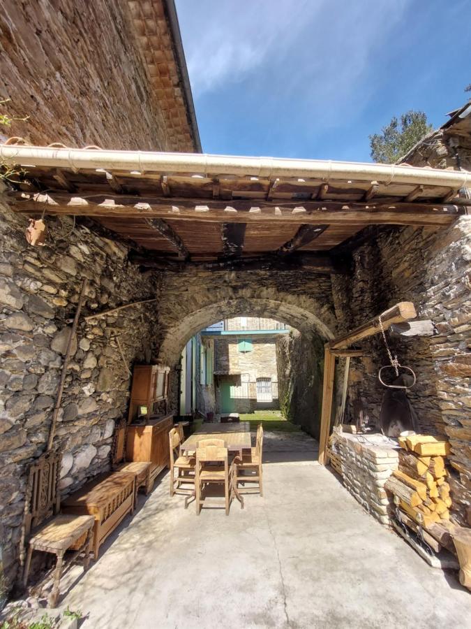 Tente Dans Gazebo Thai Dans Jardin En Bord De Riviere Saint-André-de-Valborgne 외부 사진